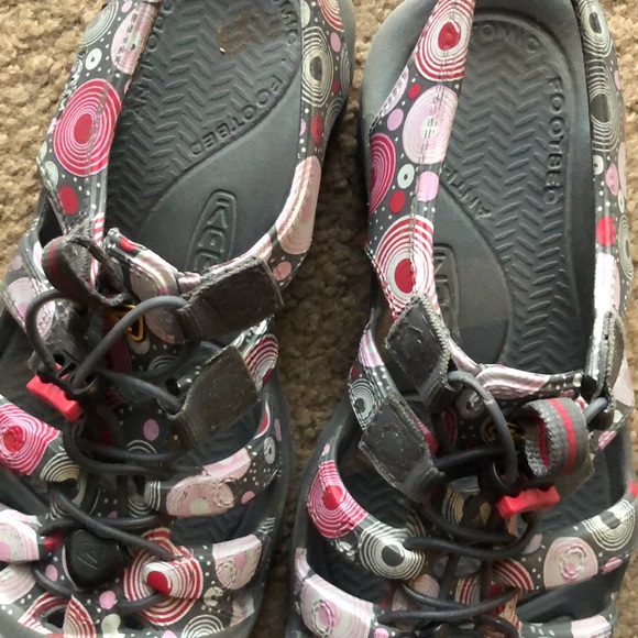 Keen girls water shoes - Picture 2 of 5